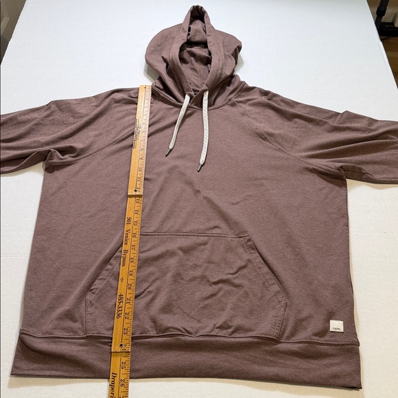 Vuori Women's Halo Oversized Hoodie
Style VW279 - Picture 4 of 8